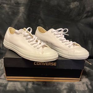 NWOT Converse leather Chuck Taylor’s M8.5/W10.5